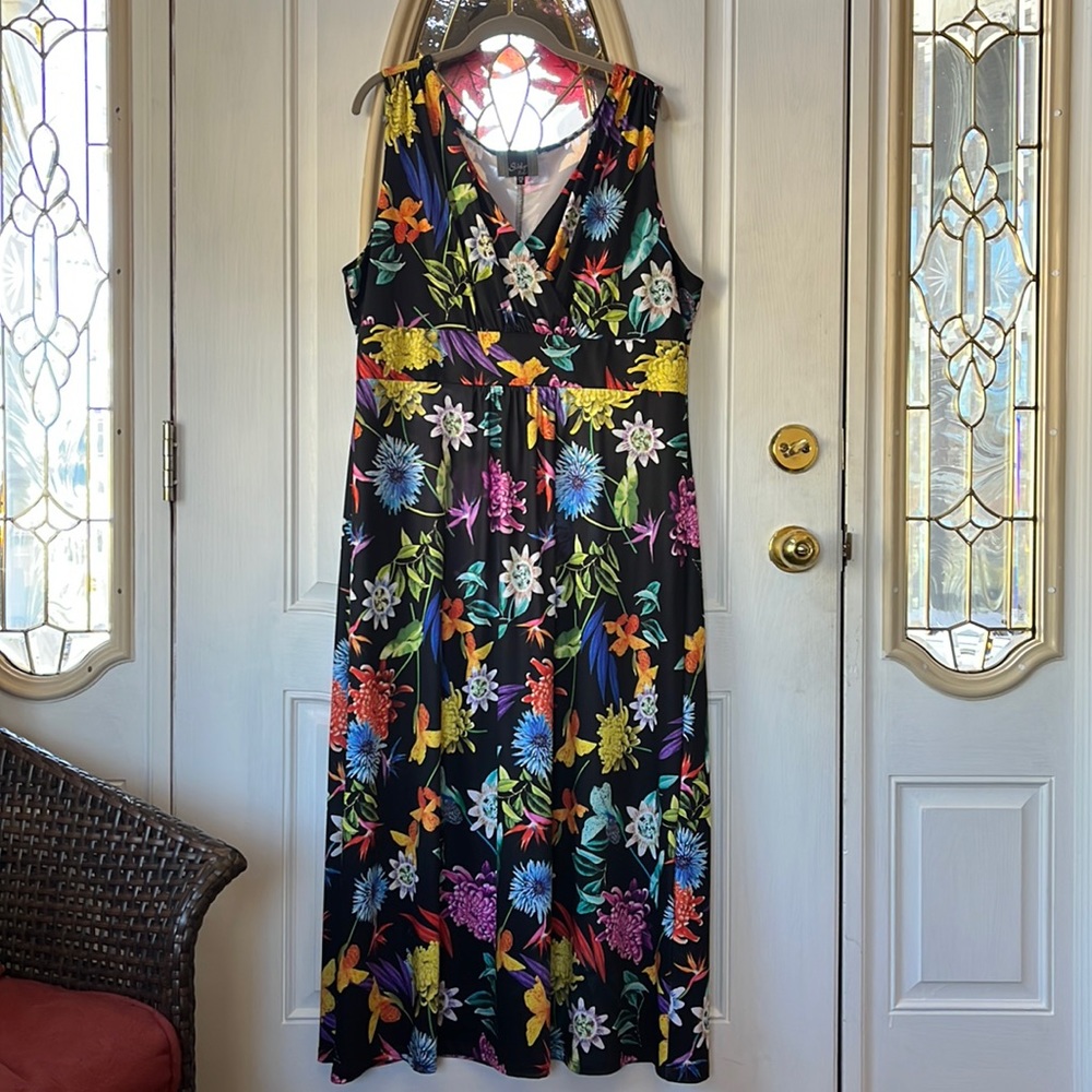 Slinky Sleeveless Floral Maxi Dress,V crossover neckline,Wide band Waist,Size 1X